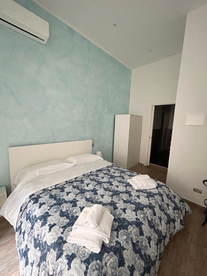 ホテル Savastano House Duomo ナポリ エクステリア 写真